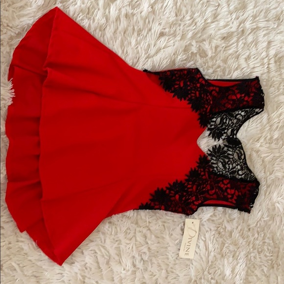 Red Peplum top ! 👠 - Picture 1 of 3